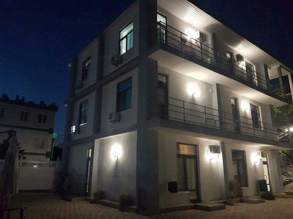 Hotel Aleksandriya à TTchornomorsk Extérieur photo